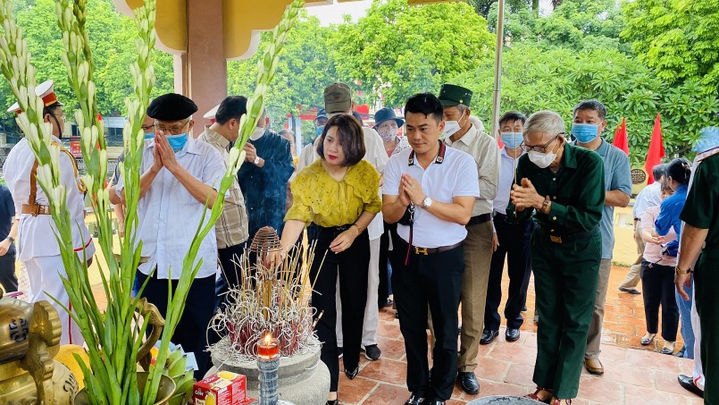 Đảng ủy, UBND phường Phúc La gặp mặt gia đình chính sách, người có công nhân dịp kỷ niệm 75 năm Ngày Thương binh - Liệt sỹ