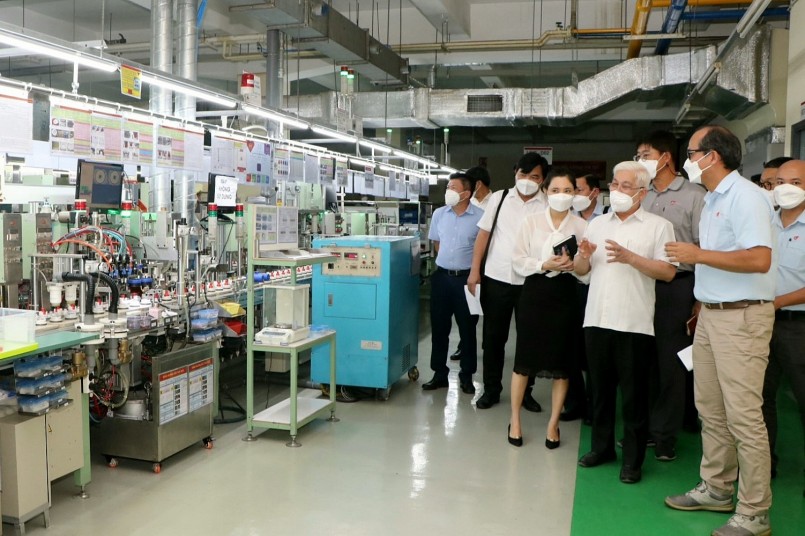 Các doanh nghiệp Việt Nam đã nhanh chóng phục hồi sản xuất sau đại dịch Covid-19. Các doanh nghiệp Việt Nam đã nhanh chóng phục hồi sản xuất sau đại dịch Covid-19.