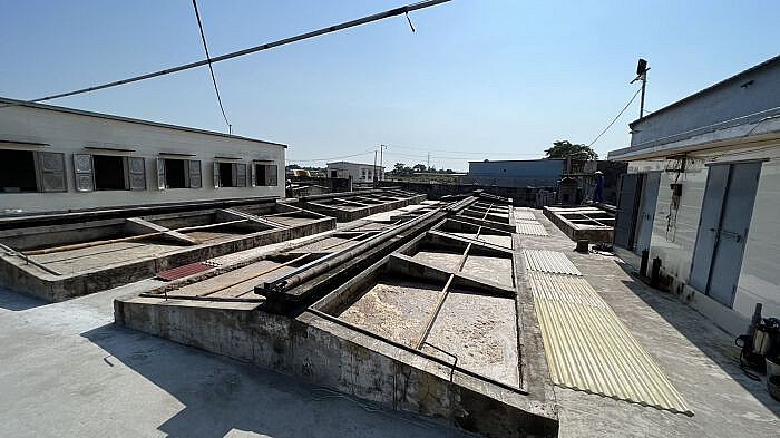 Những bể chượp của cơ sở chế biến nước mắm Công ty TNHH Nước mắm Lương Hải Những bể chượp của cơ sở chế biến nước mắm Công ty TNHH Nước mắm Lương Hải