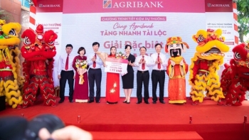 Khách hàng thứ 2 nhận giải thưởng 01 tỷ đồng khi gửi tiết kiệm tại Agribank