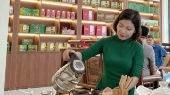 Người phụ nữ đánh thức và đem “linh hồn” trà Đại Từ vươn xa