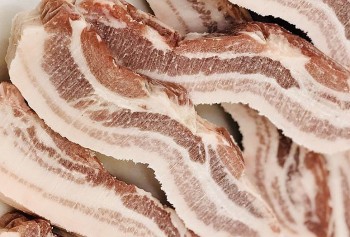 Người Nhật Bản cho lợn ăn gì mà có giá 2,5 triệu đồng/kg, người Việt lùng mua làm quà biếu