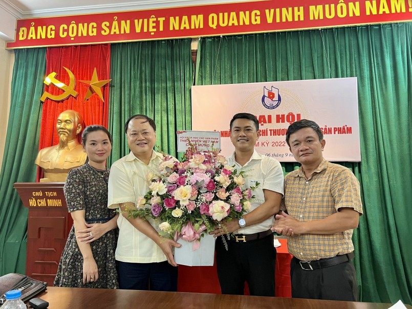 Ông Phạm Lộc Ninh - Phó Chủ tịch Hội Khoa học các sản phẩm thiên nhiên Việt Nam (VNPS) chúc mừng Đại hội Ông Phạm Lộc Ninh - Phó Chủ tịch Hội Khoa học các sản phẩm thiên nhiên Việt Nam (VNPS) chúc mừng Đại hội