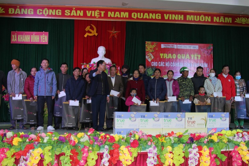 Hà Tĩnh: TCĐT Thương hiệu & Sản Phẩm phối hợp tổ chức chương trình tết vì người nghèo Hà Tĩnh: TCĐT Thương hiệu & Sản Phẩm phối hợp tổ chức chương trình tết vì người nghèo