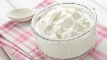 Sữa chua Hy Lạp có gì đặc biệt mà giá lại cao? Nên chọn sữa chua Hy Lạp hay sữa chua thường?