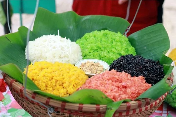 Xôi ngũ sắc là xôi gì mà gần đến ngày rằm tháng Giêng chủ hàng bán hết 3 tấn/ngày
