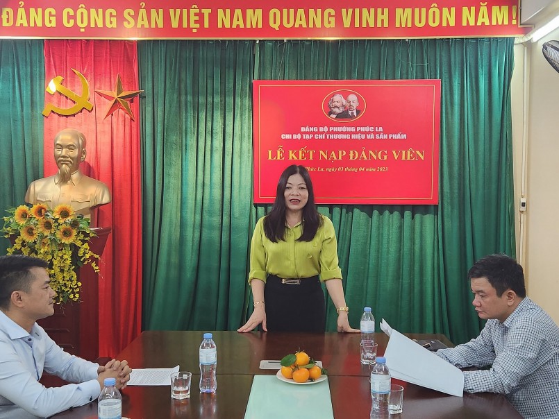 Tạp chí Thương hiệu và Sản phẩm long trọng tổ chức Lễ kết nạp đảng viên mới Tạp chí Thương hiệu và Sản phẩm long trọng tổ chức Lễ kết nạp đảng viên mới