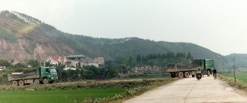 UBND tỉnh Bắc Giang yêu cầu làm rõ việc doanh nghiệp vận chuyển khoáng sản ra ngoài tỉnh