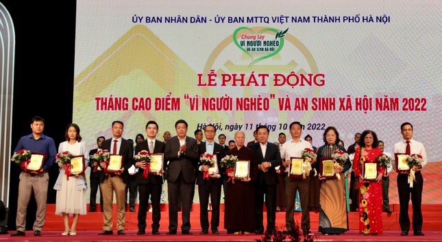 Phó Chủ tịch HĐQT Đỗ Vinh Quang: Doanh nhân trẻ với tinh thần trách nhiệm xã hội Phó Chủ tịch HĐQT Đỗ Vinh Quang: Doanh nhân trẻ với tinh thần trách nhiệm xã hội