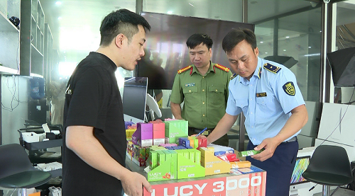 Vĩnh Phúc: Tạm giữ gần 600 sản phẩm, phụ kiện thuốc lá điện tử không rõ nguồn gốc