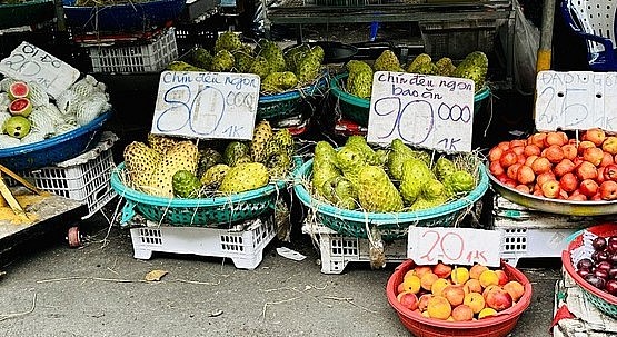 Từ trái cây bình dân, mãng cầu xiêm chiếm sóng trở thành trái cây sang chảnh. Từ trái cây bình dân, mãng cầu xiêm chiếm sóng trở thành trái cây sang chảnh.