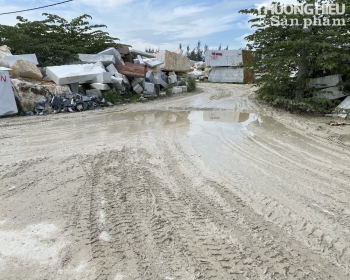 Khói bụi bủa vây nhà dân ở làng đá mỹ nghệ Non Nước