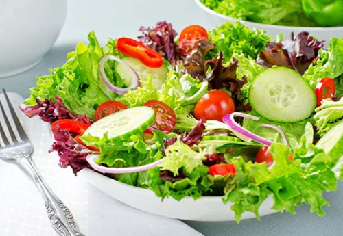 Có nên ăn rau sống không?