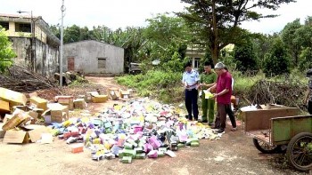 Gia Lai: Tiêu hủy gần 12.000 điếu thuốc lá điện tử nhập lậu