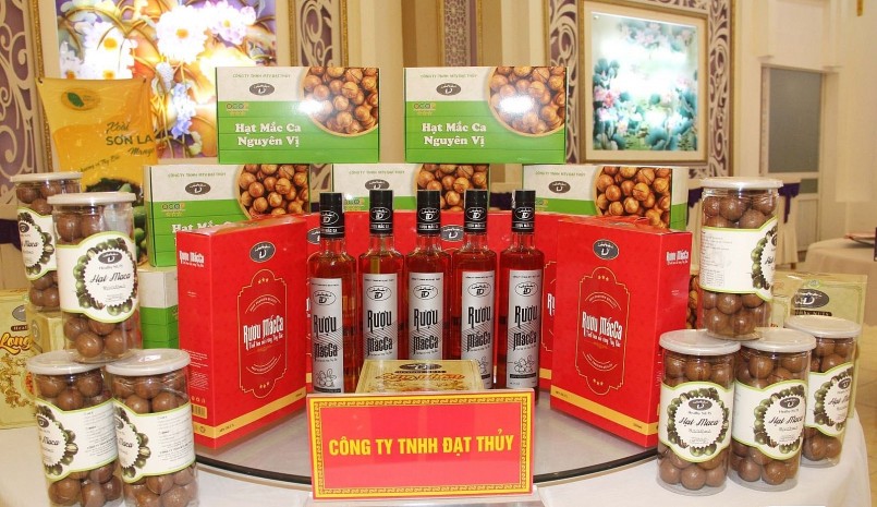 Các sản phẩm từ mắc ca của Công ty TNHH Đạt Thủy, huyện Mai Sơn. Các sản phẩm từ mắc ca của Công ty TNHH Đạt Thủy, huyện Mai Sơn.