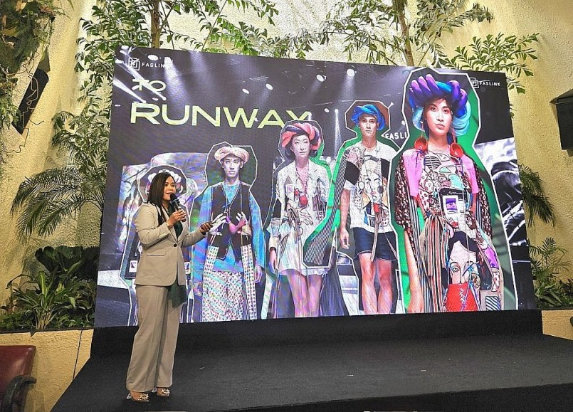 Bà Trần Hoàng Phú Xuân, Tổng Giám đốc Công ty Cổ phần Kết nối Thời trang – Faslink chia sẻ về xu hướng sử dụng thời trang bền vững hiện nay. Bà Trần Hoàng Phú Xuân, Tổng Giám đốc Công ty Cổ phần Kết nối Thời trang – Faslink chia sẻ về xu hướng sử dụng thời trang bền vững hiện nay.