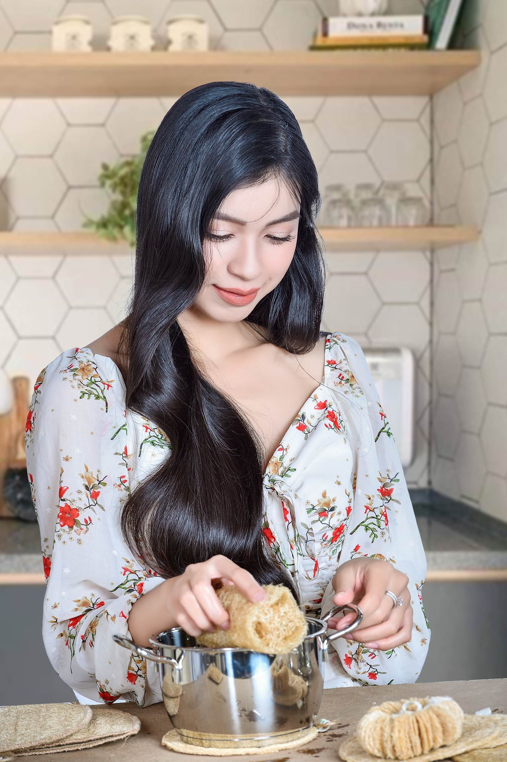 Độc đáo các sản phẩm thời trang, hữu ích từ xơ mướp Độc đáo các sản phẩm thời trang, hữu ích từ xơ mướp