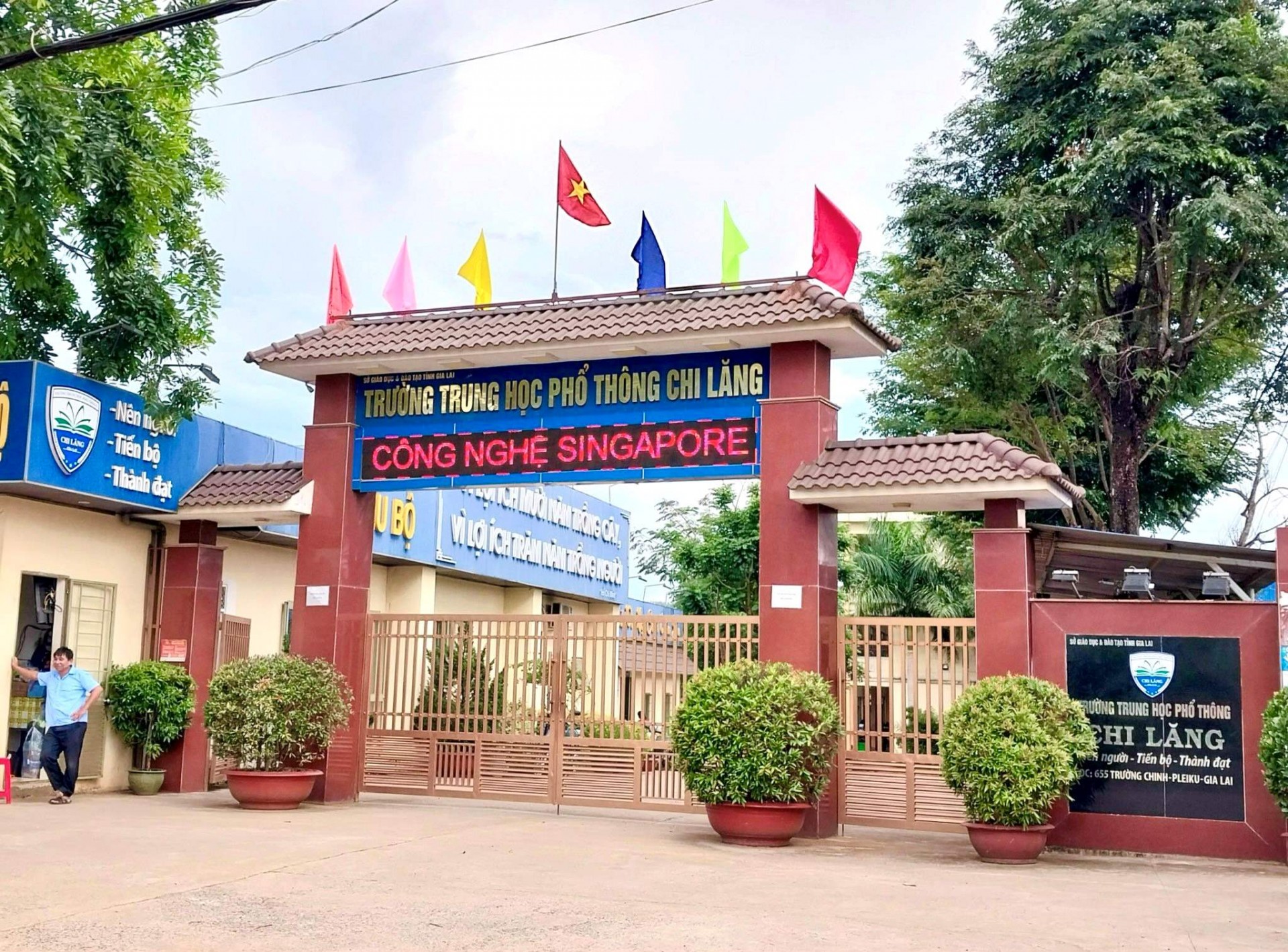 Xác minh nguyên nhân khiến 19 học sinh Trường THPT Chi Lăng đau bụng , nôn , sốt phải nhập viện Xác minh nguyên nhân khiến 19 học sinh Trường THPT Chi Lăng đau bụng , nôn , sốt phải nhập viện