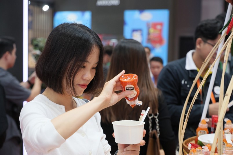 Tương ớt Chin-su Sriracha được thực khách đánh giá cao nhờ vị thơm cay như ớt trái, đem đến trải nghiệm vị giác hoàn hảo Tương ớt Chin-su Sriracha được thực khách đánh giá cao nhờ vị thơm cay như ớt trái, đem đến trải nghiệm vị giác hoàn hảo