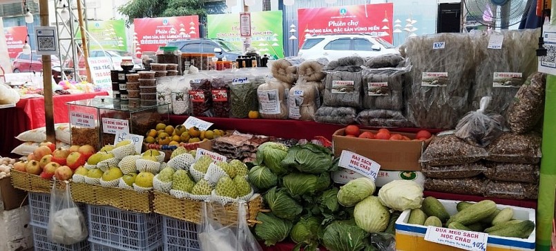 Đa dạng các sản phẩm vùng miền tại phiên chợ nông sản, tuần hàng OCOP Thủ đô Đa dạng các sản phẩm vùng miền tại phiên chợ nông sản, tuần hàng OCOP Thủ đô