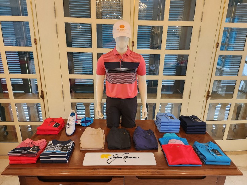 Các sản phẩm thương hiệu thời trang gôn Jack Nicklaus được bán tại tại Legend Hill Country Club Các sản phẩm thương hiệu thời trang gôn Jack Nicklaus được bán tại tại Legend Hill Country Club