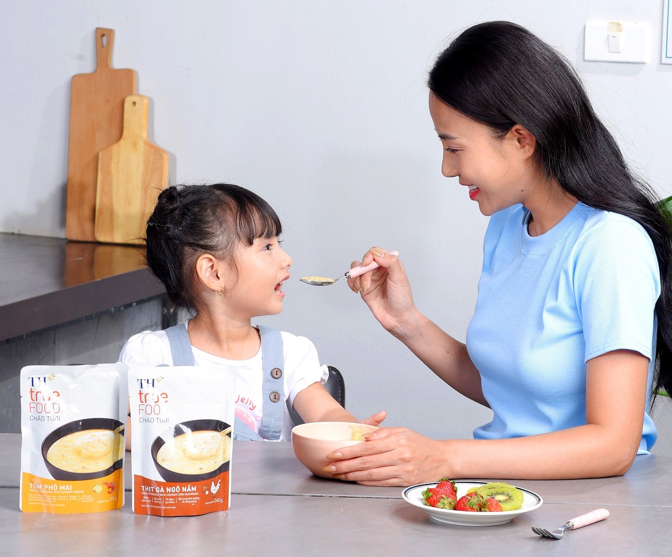 Ra mắt Cháo tươi TH true FOOD - giải pháp dinh dưỡng tiện lợi cho cả gia đình