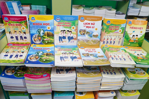 Sách giáo khoa do NXB Giáo dục Việt Nam phát hành. Sách giáo khoa do NXB Giáo dục Việt Nam phát hành.