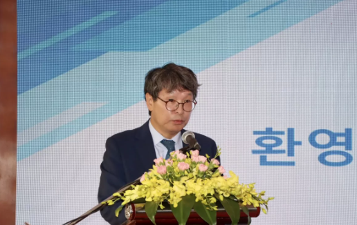 Ông Jeong In – Sik, - Cục trưởng Cục Bảo vệ Sở hữu trí tuệ và Hợp tác quốc tế Hàn Quốc . Ông Jeong In – Sik, - Cục trưởng Cục Bảo vệ Sở hữu trí tuệ và Hợp tác quốc tế Hàn Quốc .