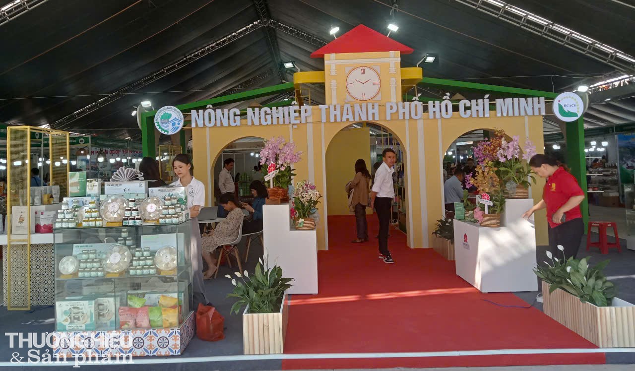 Gian hàng trưng bày những sản phẩm nông nghiệp của TP Hồ Chí Minh. Gian hàng trưng bày những sản phẩm nông nghiệp của TP Hồ Chí Minh.