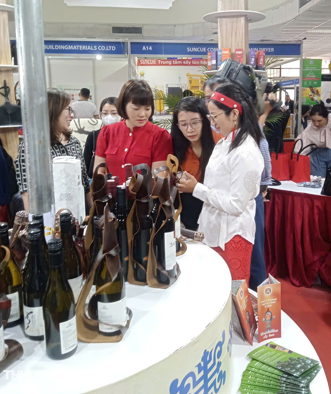 Khách thăm quan Hội chợ triển lãm Nông nghiệp Quốc tế AgroViet 2024. Khách thăm quan Hội chợ triển lãm Nông nghiệp Quốc tế AgroViet 2024.