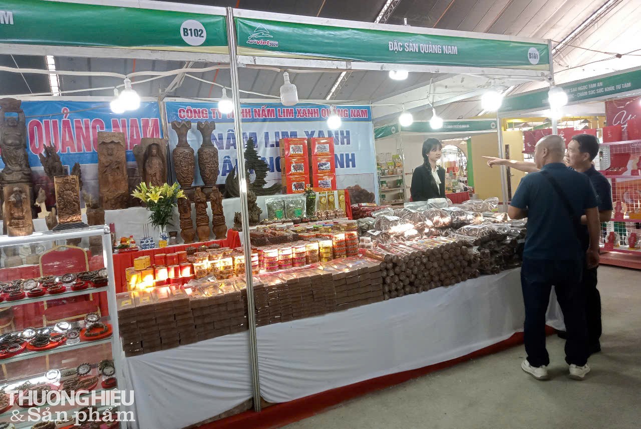 Gian hàng trưng bày những sản phẩm nông nghiệp của tỉnh Quảng Nam tại Hội chợ triển lãm Nông nghiệp Quốc tế AgroViet 2024. Gian hàng trưng bày những sản phẩm nông nghiệp của tỉnh Quảng Nam tại Hội chợ triển lãm Nông nghiệp Quốc tế AgroViet 2024.