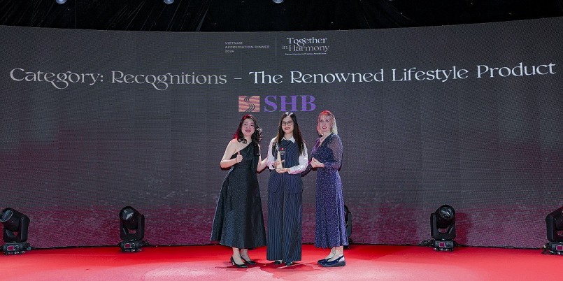 Mastercard vinh danh SHB tại hạng mục “Sản phẩm với phong cách sống nổi bật” dành cho sản phẩm thẻ tín dụng quốc tế SHB Mastercard World. Mastercard vinh danh SHB tại hạng mục “Sản phẩm với phong cách sống nổi bật” dành cho sản phẩm thẻ tín dụng quốc tế SHB Mastercard World.