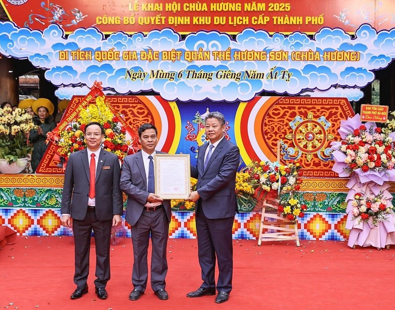 Khai hội chùa Hương Xuân Ất Tỵ 2025: Không khí vắng vẻ bất ngờ, người dân thong thả lễ chùa Khai hội chùa Hương Xuân Ất Tỵ 2025: Không khí vắng vẻ bất ngờ, người dân thong thả lễ chùa