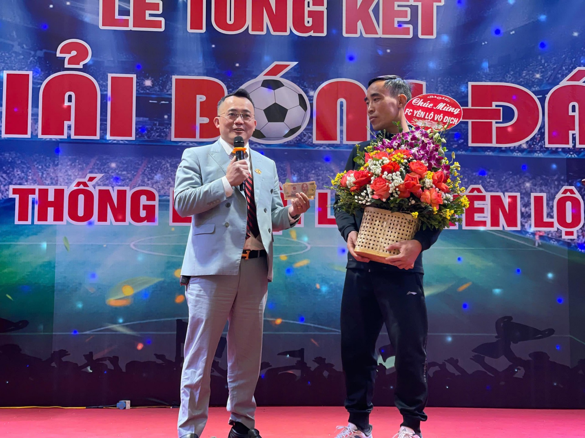 Điểm nhấn của lễ hội là nghi thức