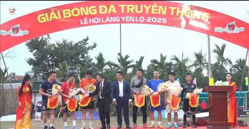 undefined Khai mạc giải bóng đá lần thứ 2 lễ hội truyền thống đình Yên Lộ, Yên Nghĩa xuân Ất tỵ năm 2025