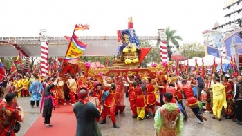 Về đền Tranh "cầu gì được nấy"