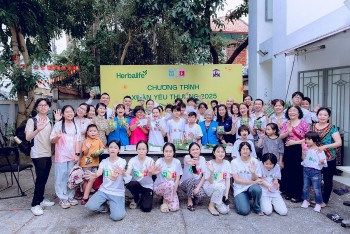 Herbalife Việt Nam tổ chức chương trình thường niên “Xuân Yêu Thương” cho trẻ em và người cao tuổi có hoàn cảnh khó khăn tại các Trung tâm Casa Herbal