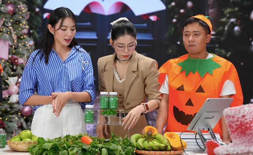 Quang Linh Vlog, Hằng Du Mục quảng cáo Quang Linh Vlog, Hằng Du Mục quảng cáo