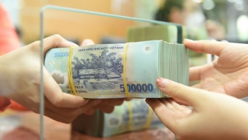 Đã có ngân hàng giảm lãi suất lần thứ 4 trong tháng