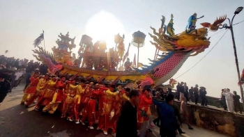 Thanh Hóa: Hàng nghìn người dân nô nức tham gia Lễ hội Cầu Ngư