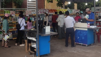 Đưa hàng Việt về nơi đảo xa