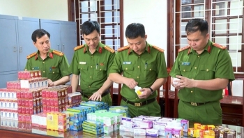 Thủ tướng yêu cầu điều tra, sớm đưa ra kết luận vụ sản xuất, buôn bán thuốc giả