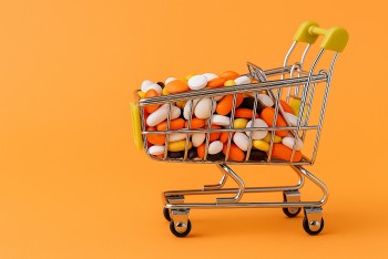 Bộ Y tế yêu cầu siết chặt quản lý thuốc trên Shopee, Meta