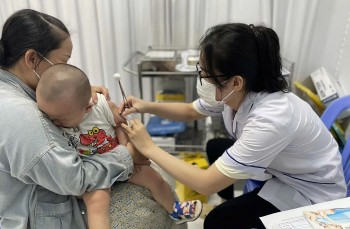 Bộ Y tế tiếp nhận 500.000 liều vaccine sởi