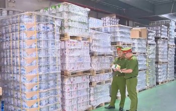 Bộ Y tế đề nghị thu hồi 12 loại sữa bột giả trên toàn quốc