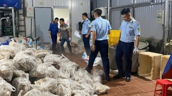 Phát hiện gần 11 tấn thịt và nội tạng bò không rõ nguồn gốc tại Hà Nội