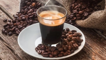 Thị trường cà phê đỏ rực sau khi chỉ số niềm tin tiêu dùng chạm đáy