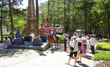 Du lịch Lâm Đồng có gì hấp dẫn mà đón 240.000 lượt khách dịp lễ 30/4?