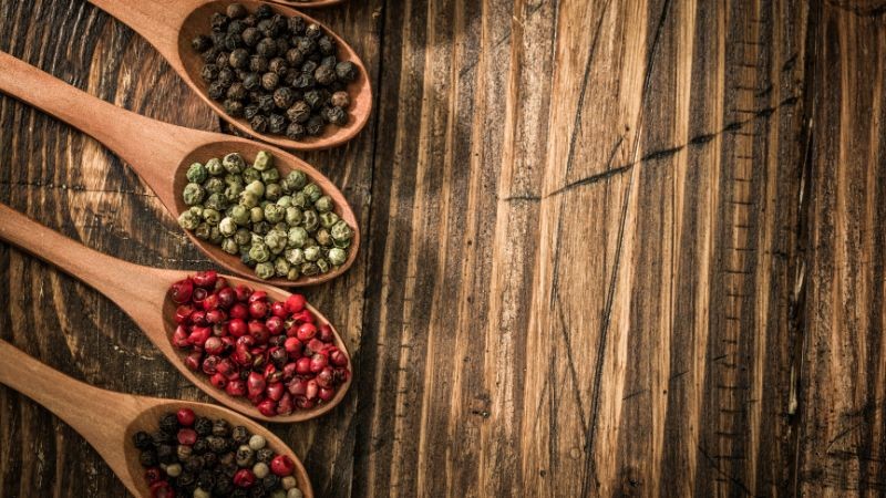 Giá tiêu tiếp tục giảm nhẹ ở nhiều địa phương.