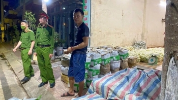 Sơn La: Phát hiện hơn 3 tạ rau củ "nhiễm độc" tại chợ đầu mối